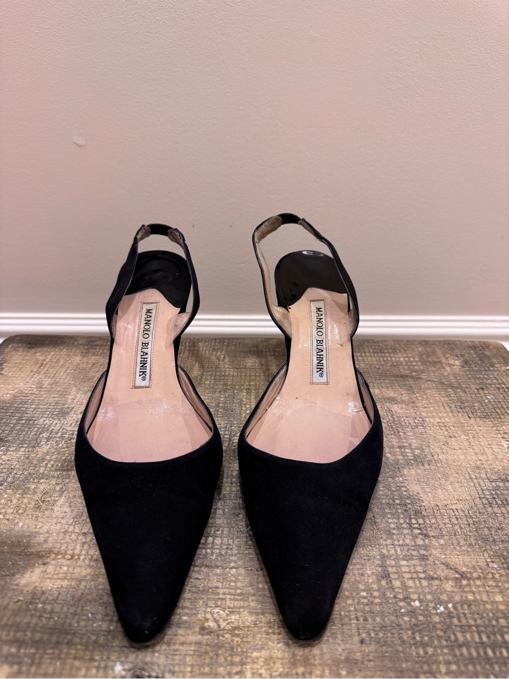 Manolo Blahnik Black Pointed Slingback Pumps - Classic Suede